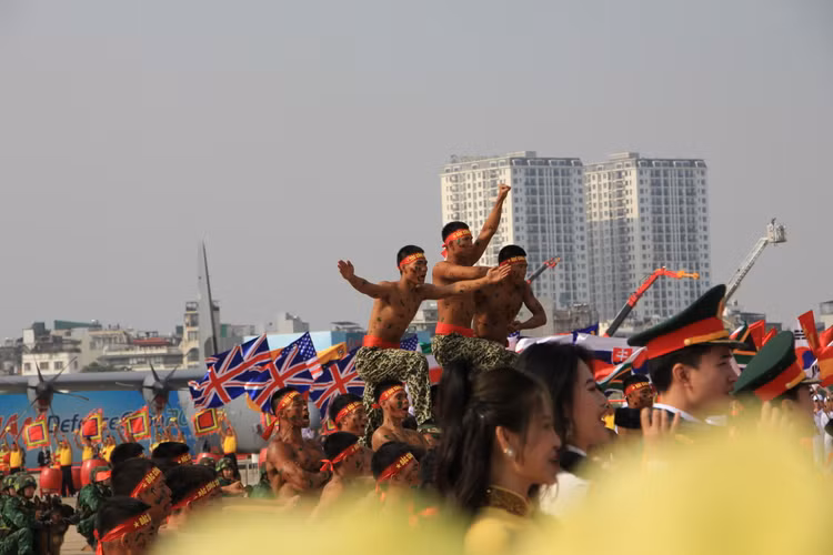 Man nhan man khai mac trien lam Quoc phong Quoc te Viet Nam 2024-Hinh-13