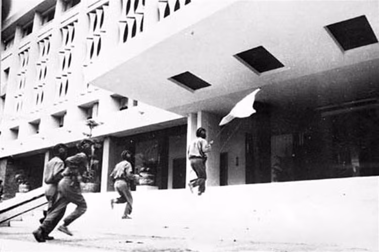 Dai thang mua Xuan 1975 – Bai hoc dua dat nuoc vao ky nguyen moi-Hinh-4