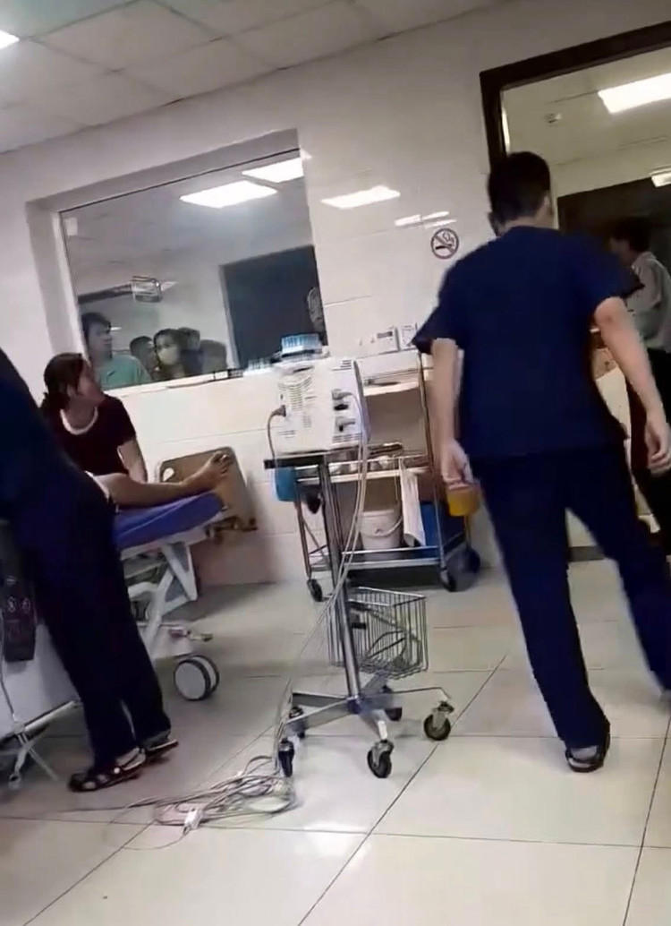 Trieu tap nguoi dap vao bung dieu duong khi dang cap cuu-Hinh-2