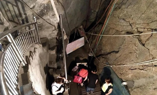 Phat hien “suoi ca” bi an duoi san, lao nong “doi doi” trong mot dem-Hinh-7