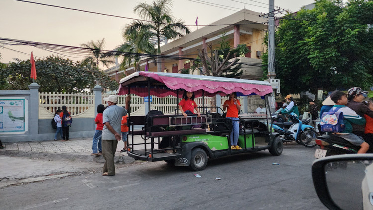 Xe dien hoat dong trai phep o Nam Dinh: So GTVT vao cuoc