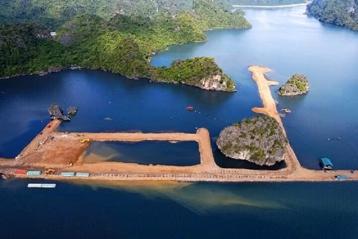 Bộ VHTT&DL nói gì về dự án quây núi Vịnh Hạ Long làm “hòn non bộ“? Bo VHTT&DL noi gi ve du an quay nui Vinh Ha Long lam “hon non bo“?