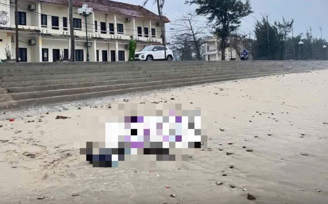 Nghệ An: Phát hiện thi thể người đàn ông trôi dạt vào bờ biển Nghe An: Phat hien thi the nguoi dan ong troi dat vao bo bien