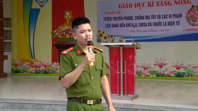 Thuong uy Nguyen Dang Khai hy sinh khi bat nhom toi pham ma tuy