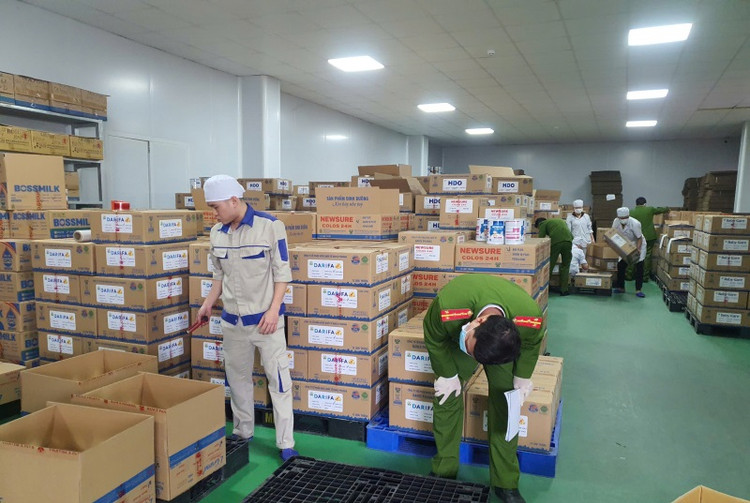 573 loai sua bot gia ban ra thi truong: Lo lo hong quan ly?