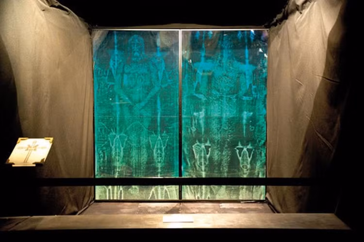 Chan dong loi giai moi ve tam vai liem thanh Turin-Hinh-5