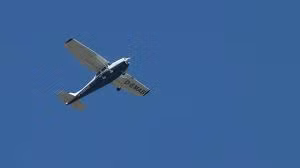 Ky bi 'chuyen bay ma' dam xuong bien: Khong mot bong nguoi-Hinh-9