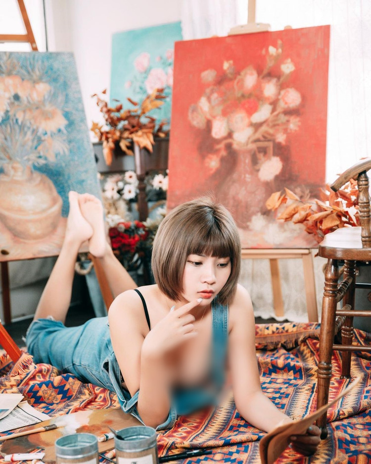 Sự xuất hiện dồn dập của Bội Bội khiến nhiều người không khỏi ngạc nhiên, choáng váng.