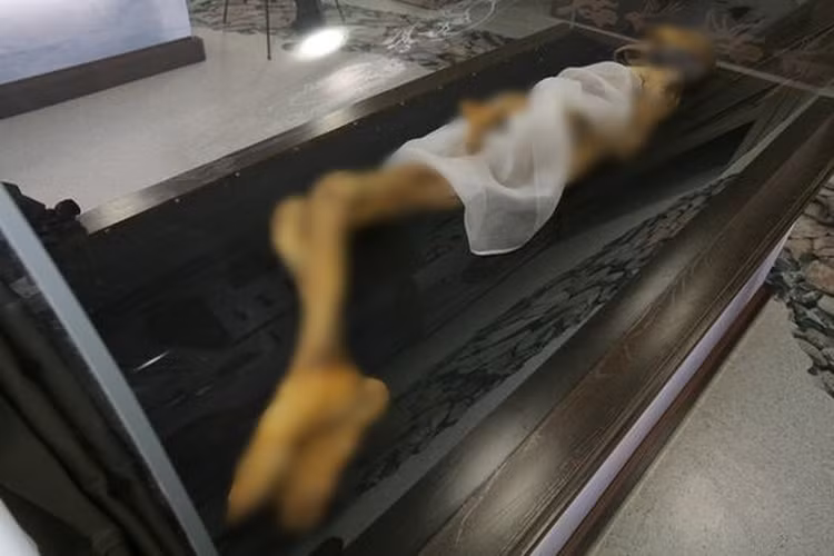 Kinh ngac xac uop hoan hao “thieu nu bang gia” tim thay o Nga-Hinh-8