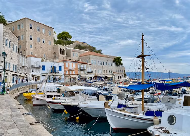 Cuoc song tren hon dao cam o to, di lai bang thu bon chan-Hinh-10