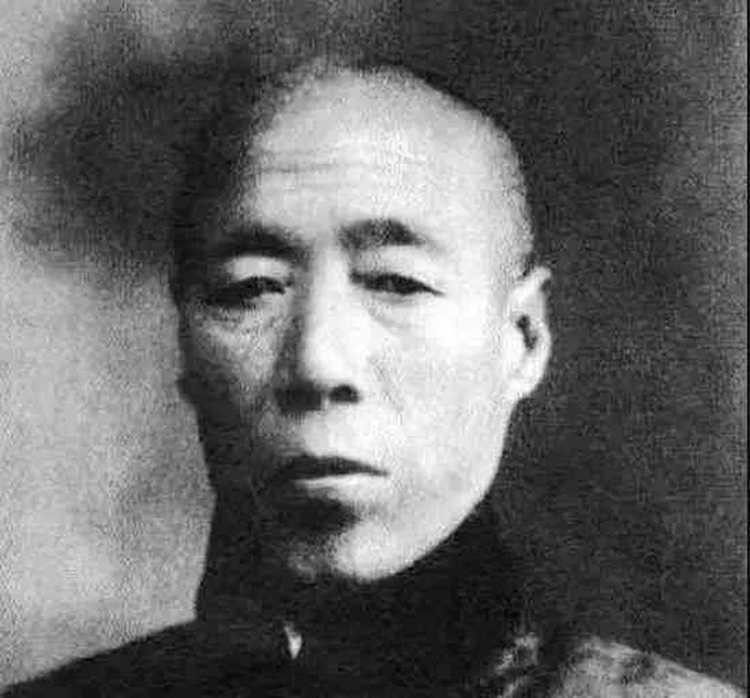 'Nup bong' Tu Hi Thai Hau, thai giam nao kiem duoc gia tai khung?-Hinh-3