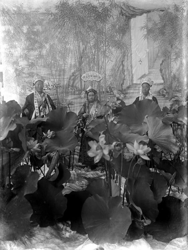 'Nup bong' Tu Hi Thai Hau, thai giam nao kiem duoc gia tai khung?-Hinh-6