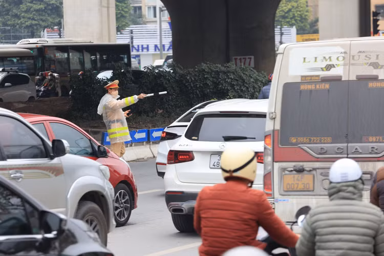 Giao thong Ha Noi un u nhung ngay giap Tet-Hinh-9