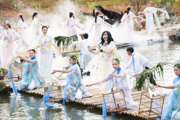 Kon Tum: Lung linh “Măng Đen-Thiên đường hồng” - Hình 3 Kon Tum: Lung linh “Mang Den-Thien duong hong”-Hinh-3