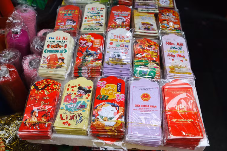 Pho Hang Ma ruc sac do chao don Tet Quy Mao 2023-Hinh-7