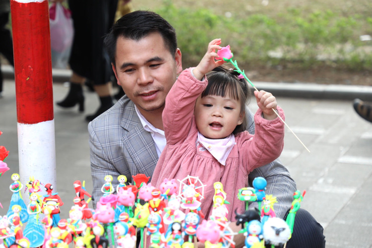 Pho di bo Ho Guom nhon nhip trong ngay dau nam moi-Hinh-7