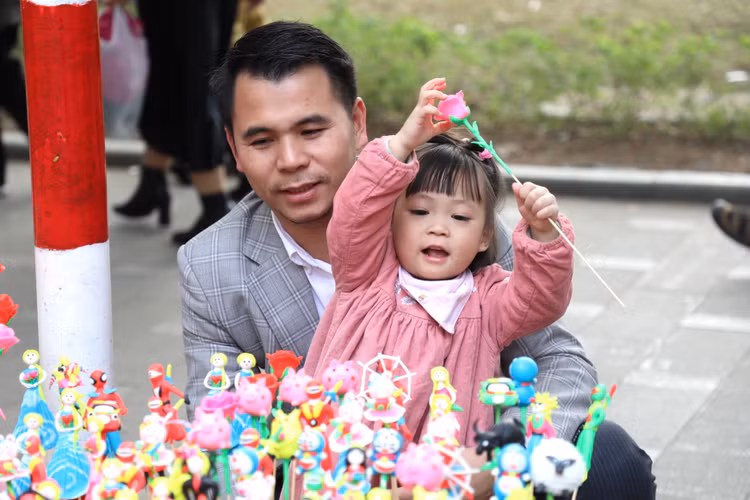 Pho di bo Ho Guom nhon nhip trong ngay dau nam moi-Hinh-7