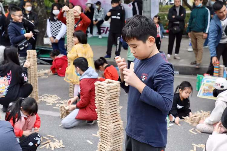 Pho di bo Ho Guom nhon nhip trong ngay dau nam moi-Hinh-5