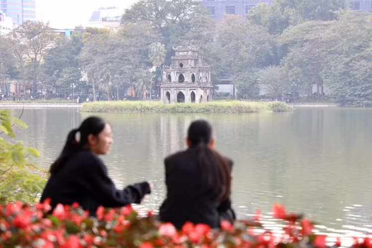 Pho di bo Ho Guom nhon nhip trong ngay dau nam moi-Hinh-11