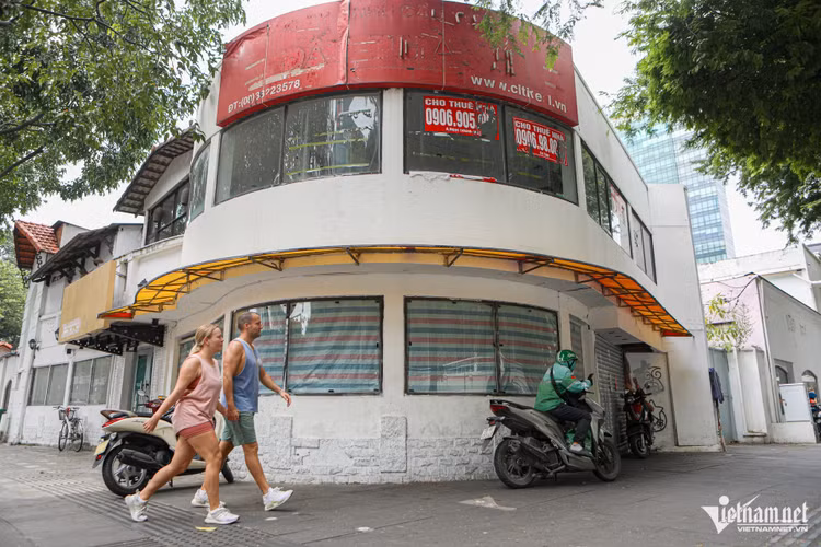 Hang loat mat bang o TPHCM bo trong tren nhieu tuyen pho sam uat-Hinh-8