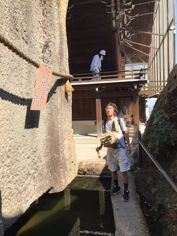 Huyen bi cu thach 500 tan lo lung tren khong, chuyen gia kho giai-Hinh-9