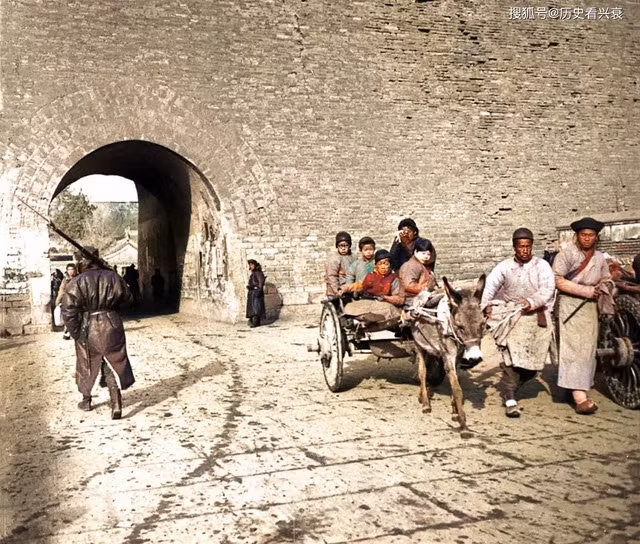 Dung AI phuc che cuoc song thoi nha Thanh, lo giai nhan tuyet sac-Hinh-10