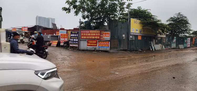 Ha Noi: CA xac minh ai bao ke nhieu bai xe trai phep tai Thanh Tri