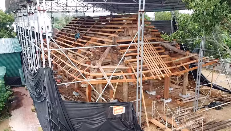 Trung tu ngoi dinh co gan 300 nam ben bo song Lam-Hinh-2