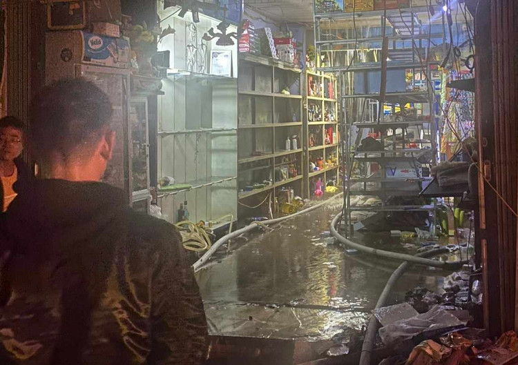 Chay nha o ket hop quan tap hoa o Hai Duong, hai vo chong tu vong