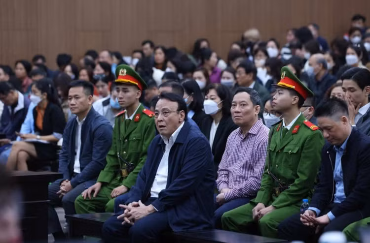 9 goi trai phieu cua Tan Hoang Minh bi huy, quyen loi nha dau tu?