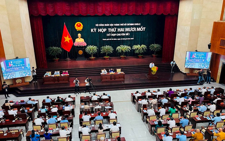 TP HCM chot muc ho tro cong chuc nghi viec do sap xep bo may