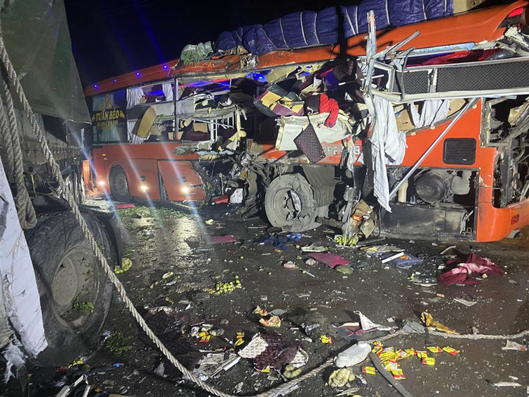 Tai xe xe khach gay tai nan khien 6 nguoi chet bi xu ly sao?