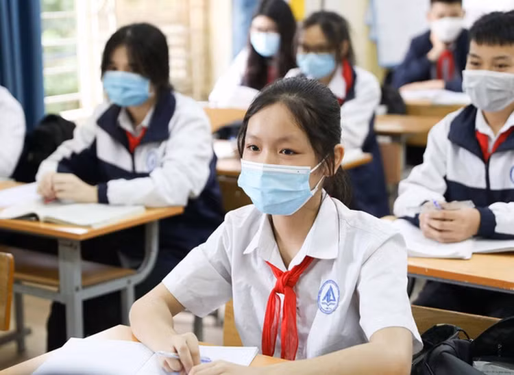 Mien hoc phi hoc sinh cong lap: Ngan sach chi 30.000 ty/nam