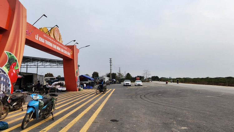 Hung Yen: So Cong Thuong chi dao vu Cho nong san Song Hong