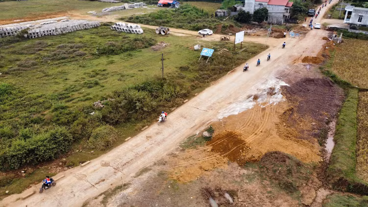 Can canh duong tram ty doi von, dan khon kho ngong cho o Hoa Binh-Hinh-6