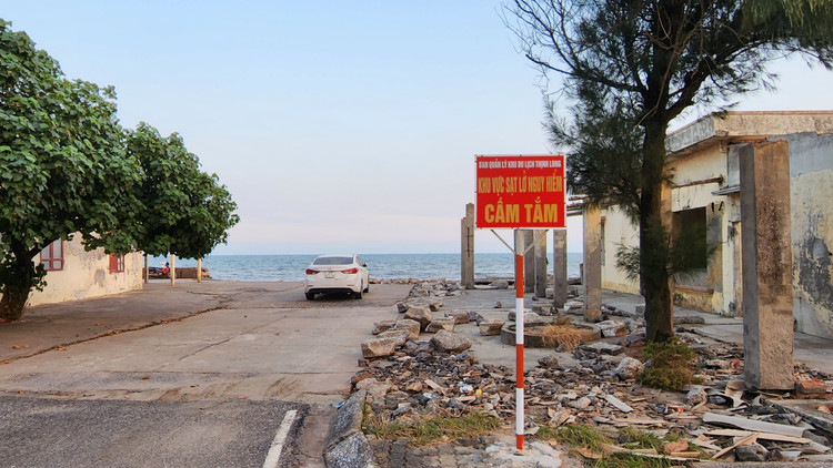 Thi tran du lich bien Thinh Long “dong bang” vi bo ke tan nat-Hinh-12