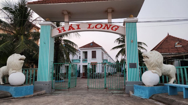 Thi tran du lich bien Thinh Long “dong bang” vi bo ke tan nat-Hinh-17