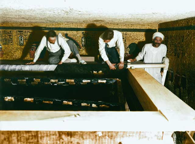 Chan dong co vat danh thuc than linh trong lang mo pharaoh Ai Cap-Hinh-2