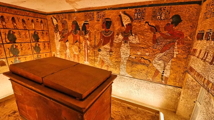 Chan dong co vat danh thuc than linh trong lang mo pharaoh Ai Cap