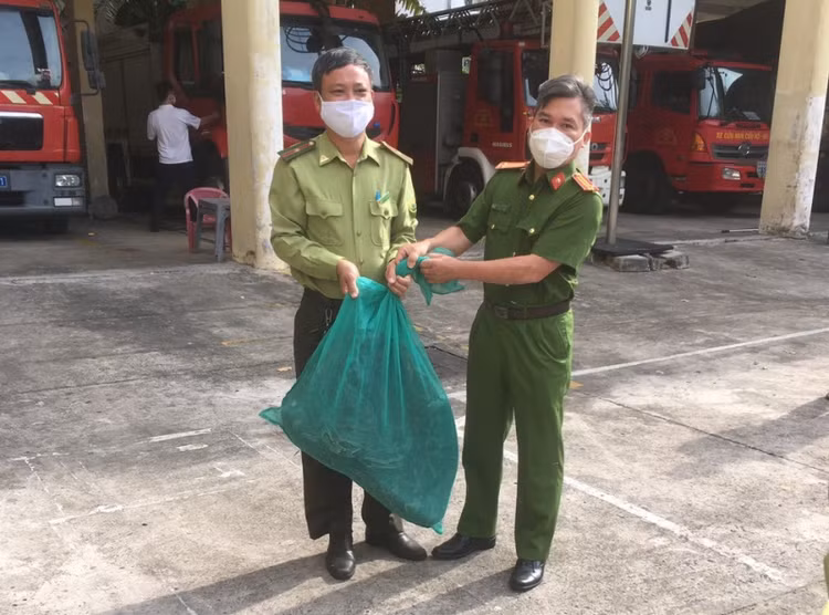 Hoang hon loat tran khung xuat hien o Viet Nam, dan un un den ngam-Hinh-8