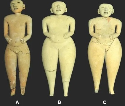 &quot;Đây là một việc làm có chủ đích khi những bức tượng được tạo ra nhằm mục đích biểu diễn trong nghi lễ&quot;, nhà khảo cổ học Jan cho hay. Ảnh: J. Przedwojewska-Szymańska/PASI; Antiquity Publications Ltd.