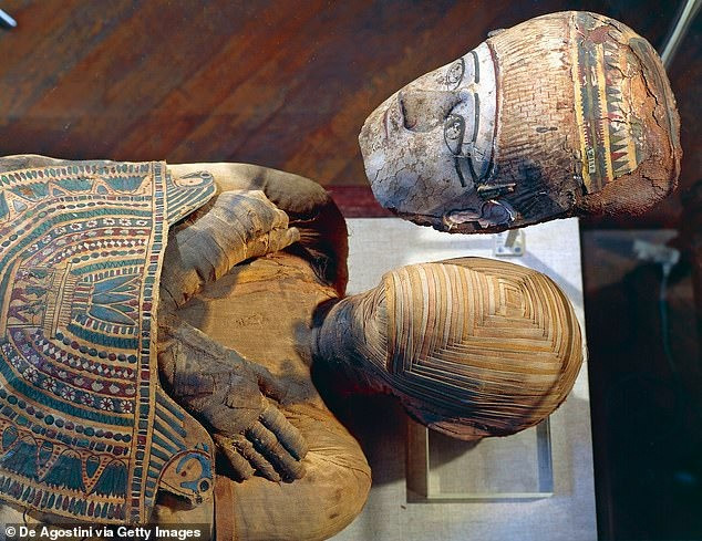 Xac uop 4.000 nam hoan hao dinh cao “khong ai dam cham vao”