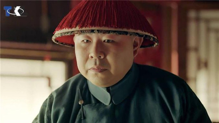 Chan dung thai giam giau khet tieng, sanh ngang tham quan Hoa Than-Hinh-10