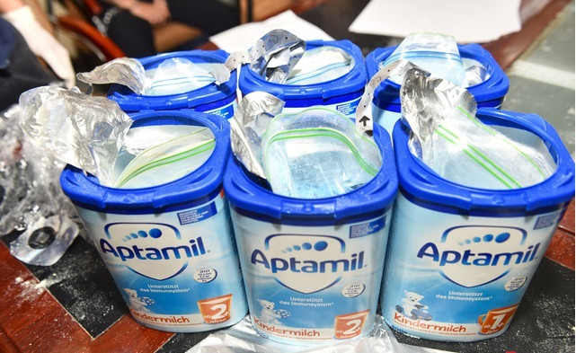 4 nu tiep vien va loat vu van chuyen ma tuy qua duong hang khong-Hinh-12