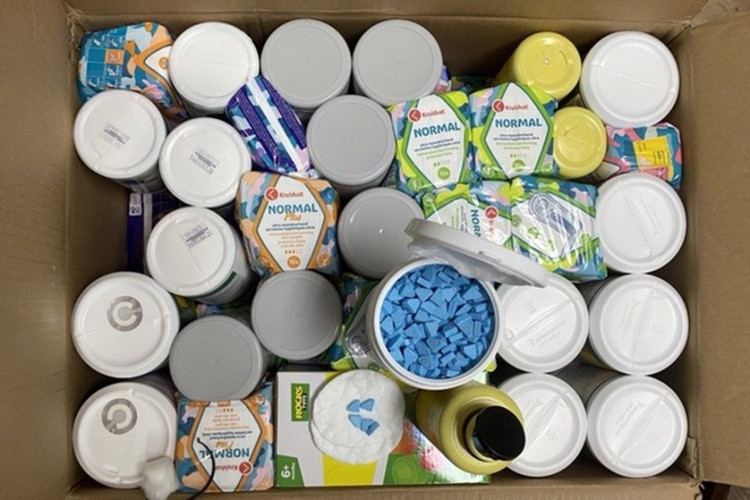 4 nu tiep vien va loat vu van chuyen ma tuy qua duong hang khong-Hinh-15