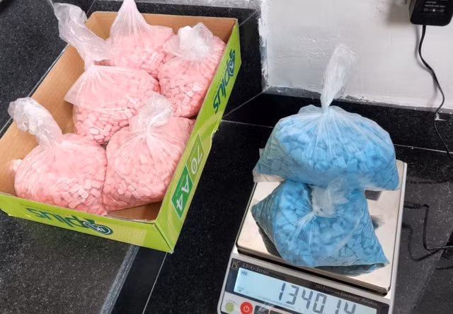 4 nu tiep vien va loat vu van chuyen ma tuy qua duong hang khong-Hinh-16