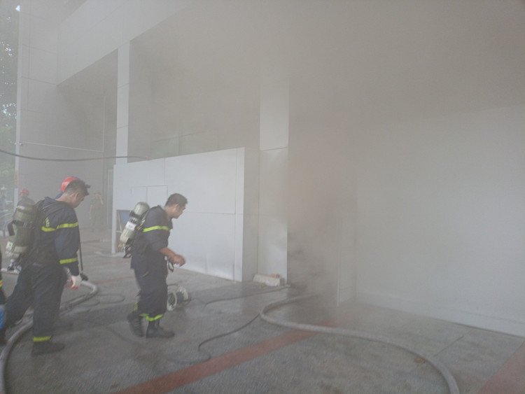 Đà Nẵng: Cháy tầng hầm Nhà hát Trưng Vương - Hình 2 Da Nang: Chay tang ham Nha hat Trung Vuong-Hinh-2