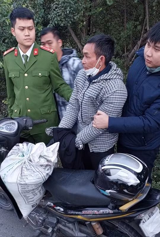 Hai Duong: Than nhien cho 32 kg thuoc no tren quoc lo…di ban