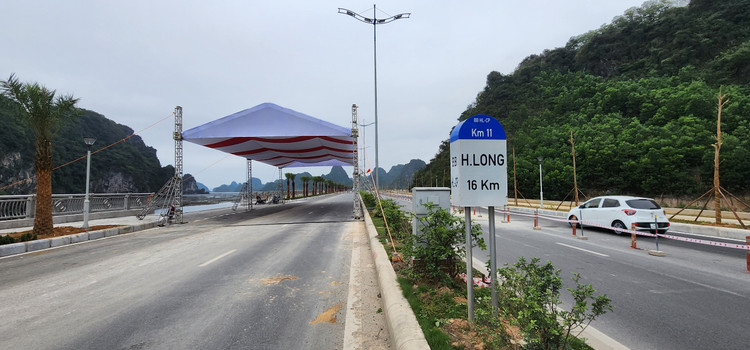 Mot tuyen duong 2 lan khanh thanh o Quang Ninh