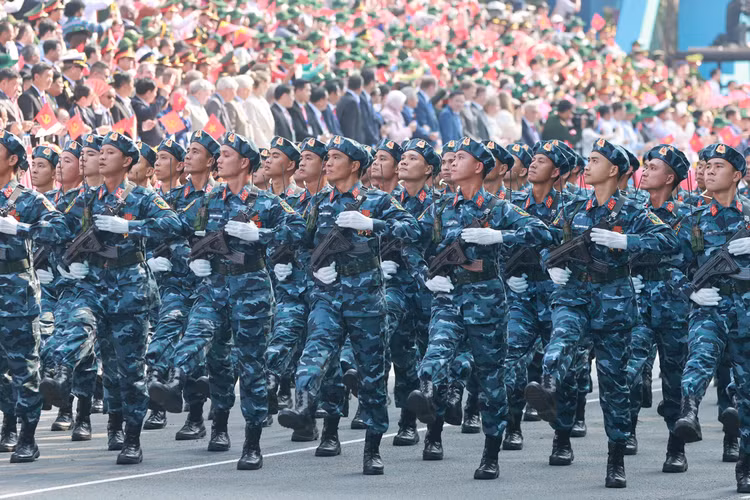 Diem danh cac khoi chien si dieu binh trong dai le 30/4-Hinh-14